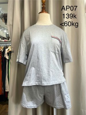 Bộ áo thun và quần đùi / T-shirt and Shorts Set